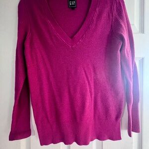 GAP Women's Fuchsia V-Neck Sweater